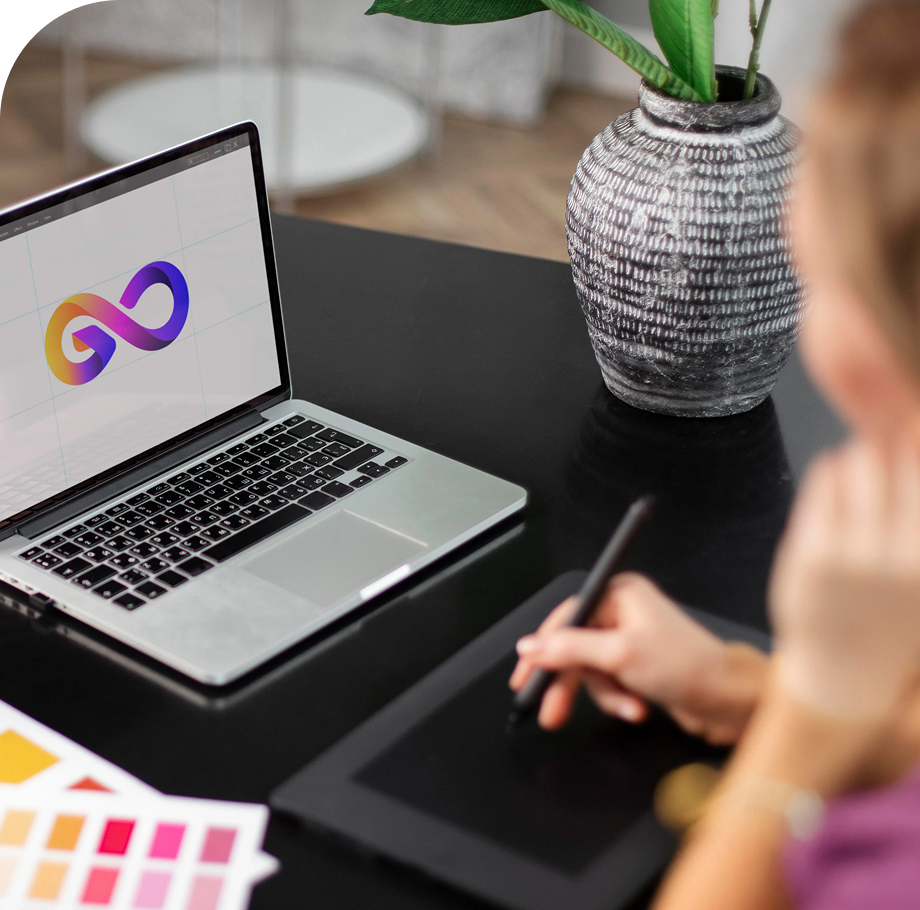 Naming, logo, slogan, piezas gráficas, redes sociales, aplicaciones digitales, señalética, merchandising, lenguaje visual, tono y voz de marca